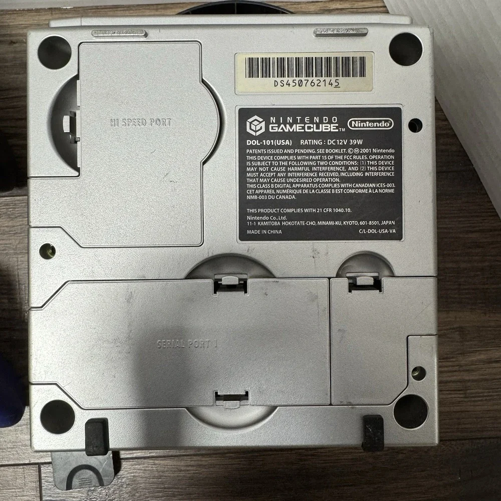 Nintendo GameCube DOL-101 Gaming System SILVER Console 2 Controllers Memory Card